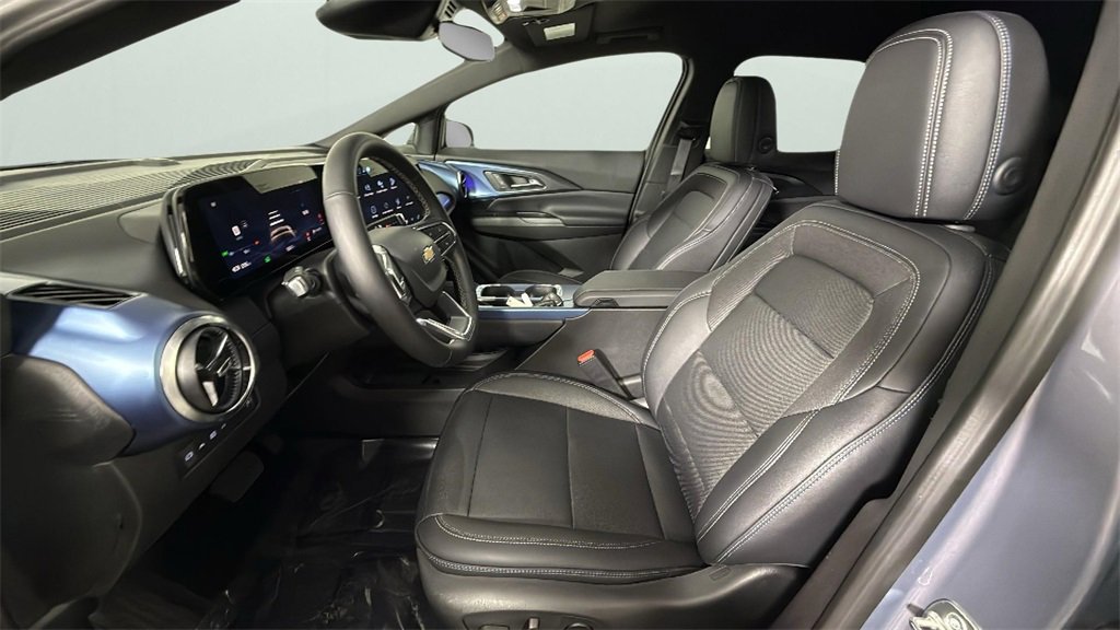 2025 Chevrolet Equinox EV 1LT photo 17