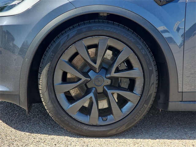 2022 Tesla Model X Plaid photo 9