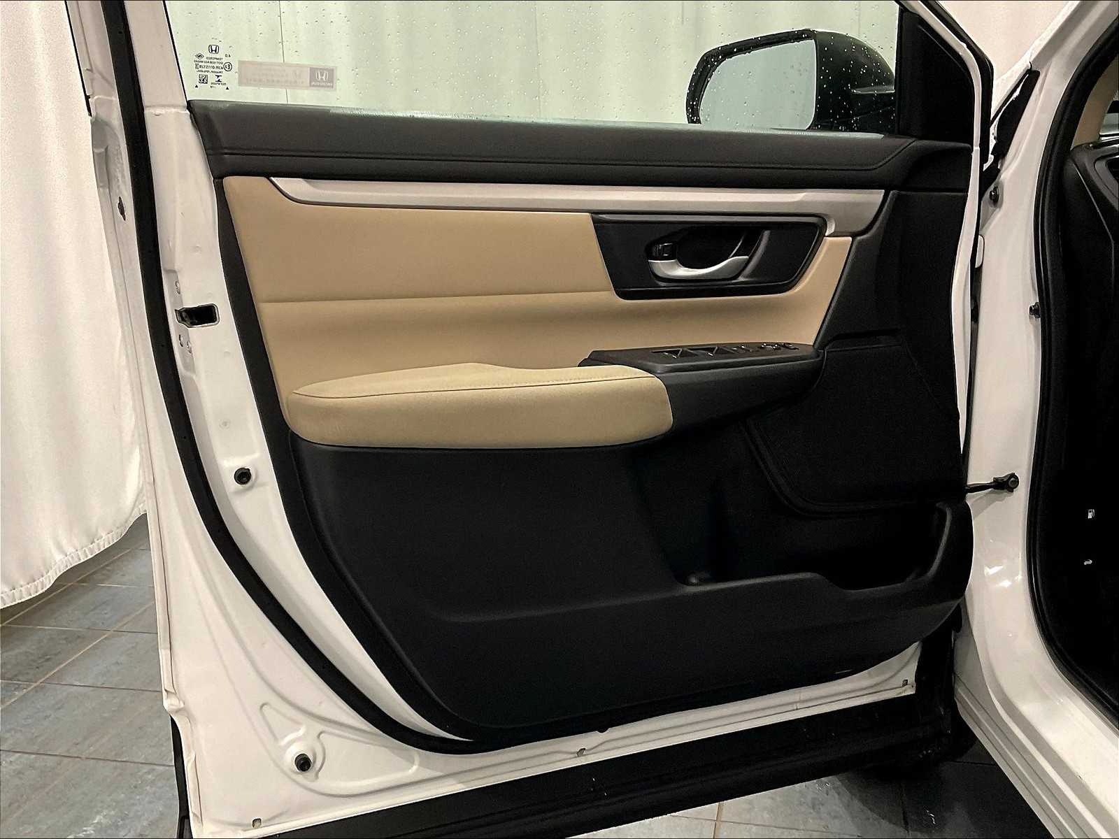 2019 Honda CR-V LX photo 8