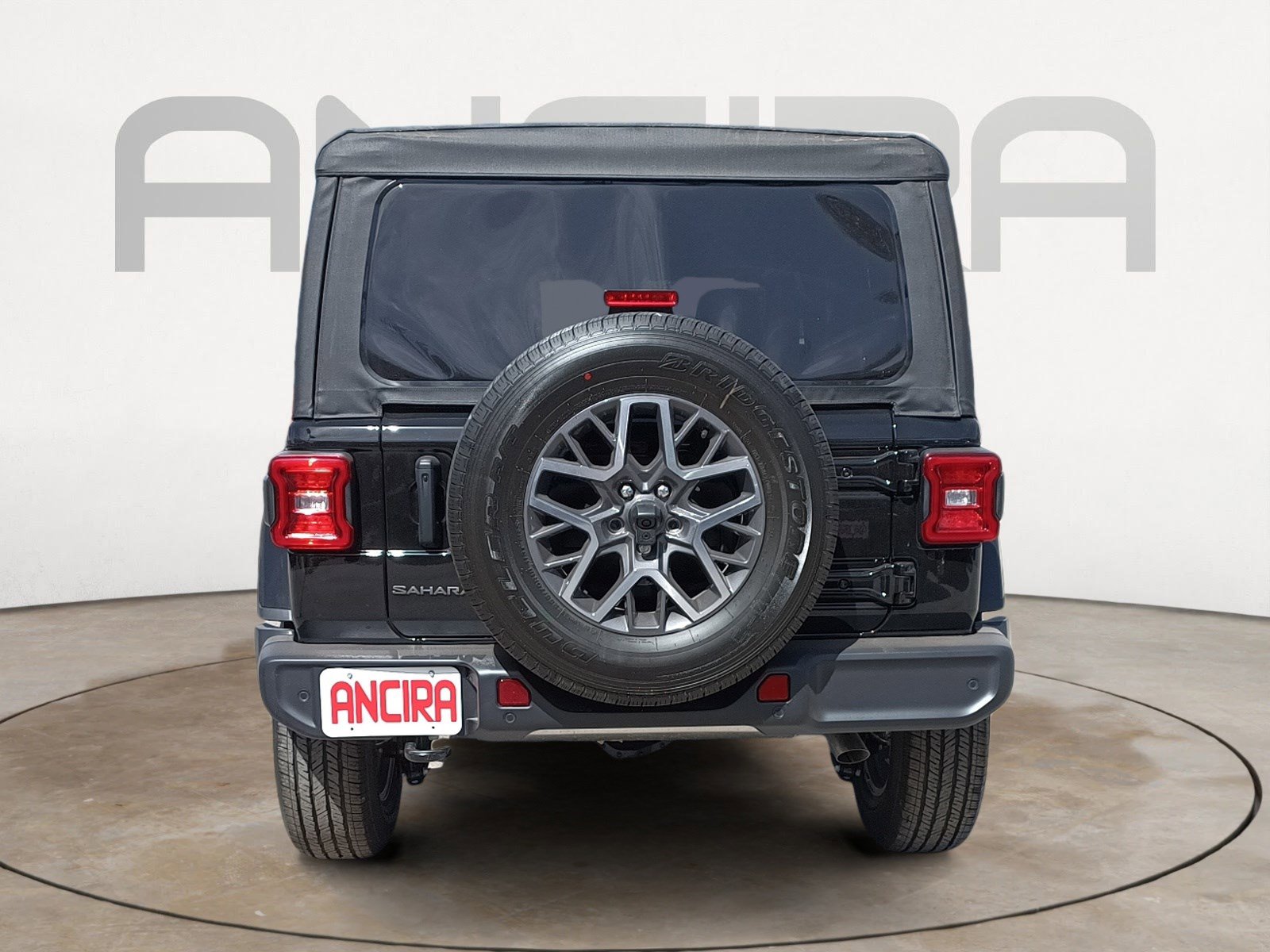 2025 Jeep Wrangler Sahara photo 8