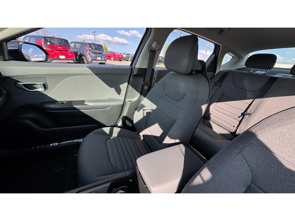 2025 Kia K4 EX photo 8