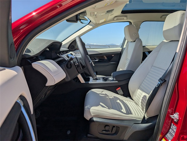 2025 Land Rover Discovery Sport S photo 6