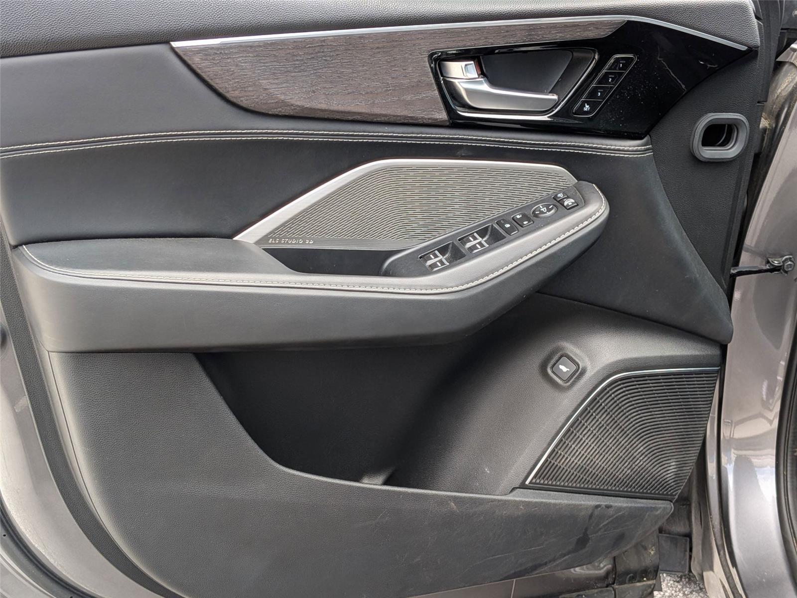 2022 Acura MDX Advance photo 11