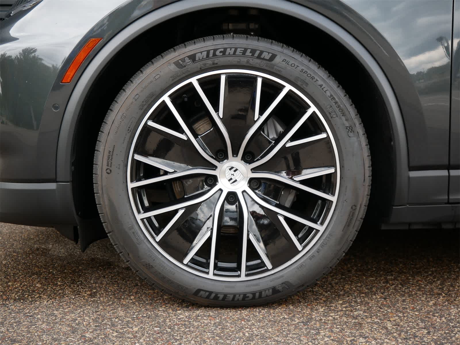 2024 Porsche Macan Electric 4 photo 19