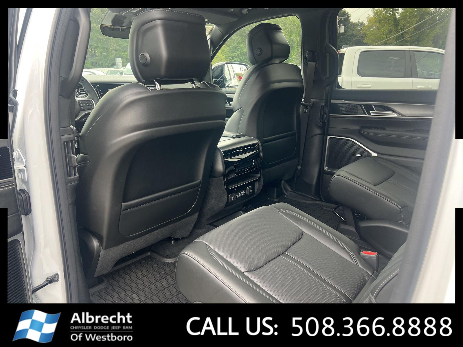 2025 Jeep Wagoneer Series II Overland photo 12