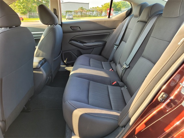 2023 Nissan Altima 2.5 SV photo 11