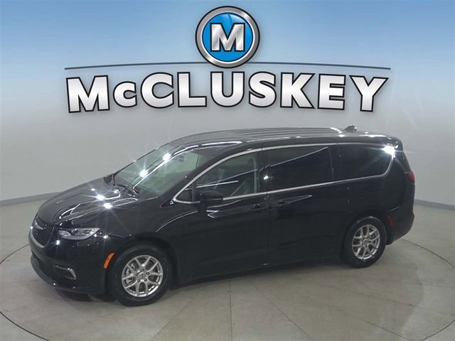 2024 Chrysler Pacifica Touring L's photo