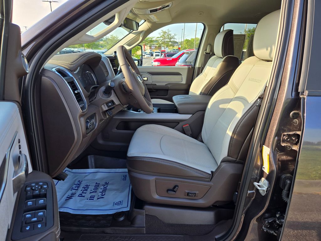 2025 Ram 2500 Laramie photo 13
