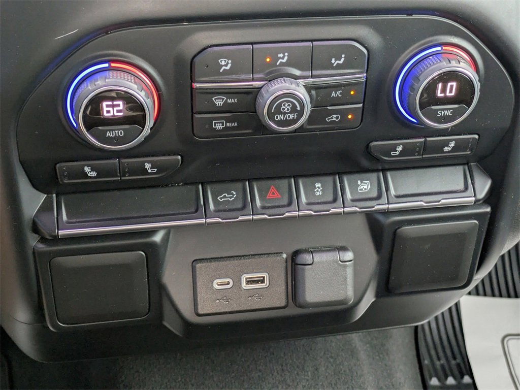 2022 Chevrolet Silverado RST photo 14