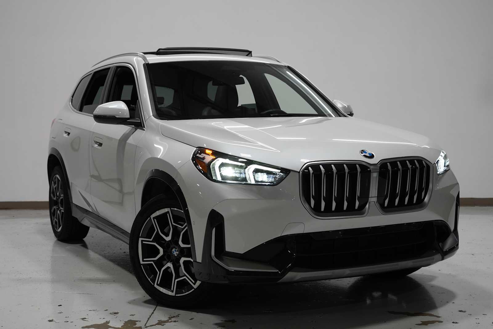2025 Bmw X1 XDrive28i photo 3
