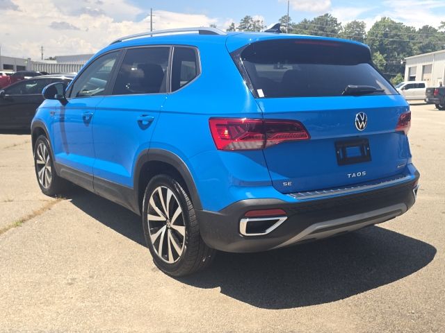 2022 Volkswagen Taos SE photo 3