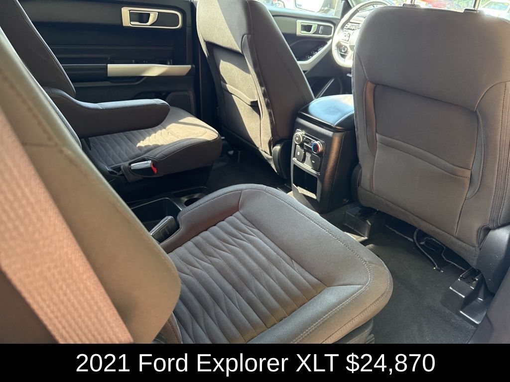 2021 Ford Explorer XLT photo 18