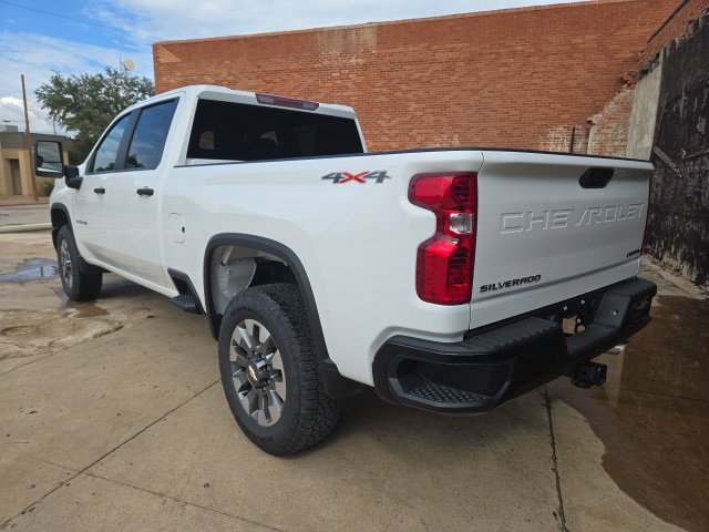 2025 Chevrolet Silverado 2500HD Custom photo 5