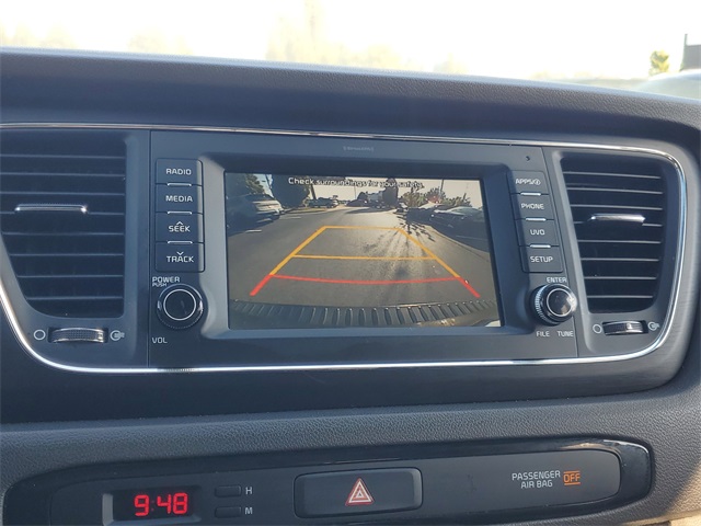2017 Kia Sedona LX photo 18