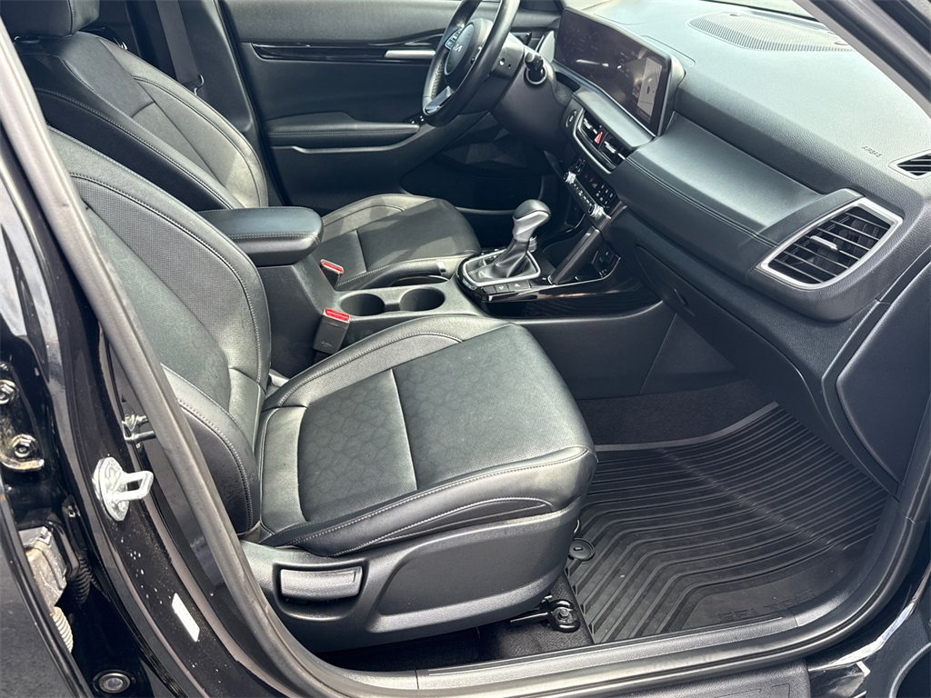 2024 Kia Seltos EX photo 13