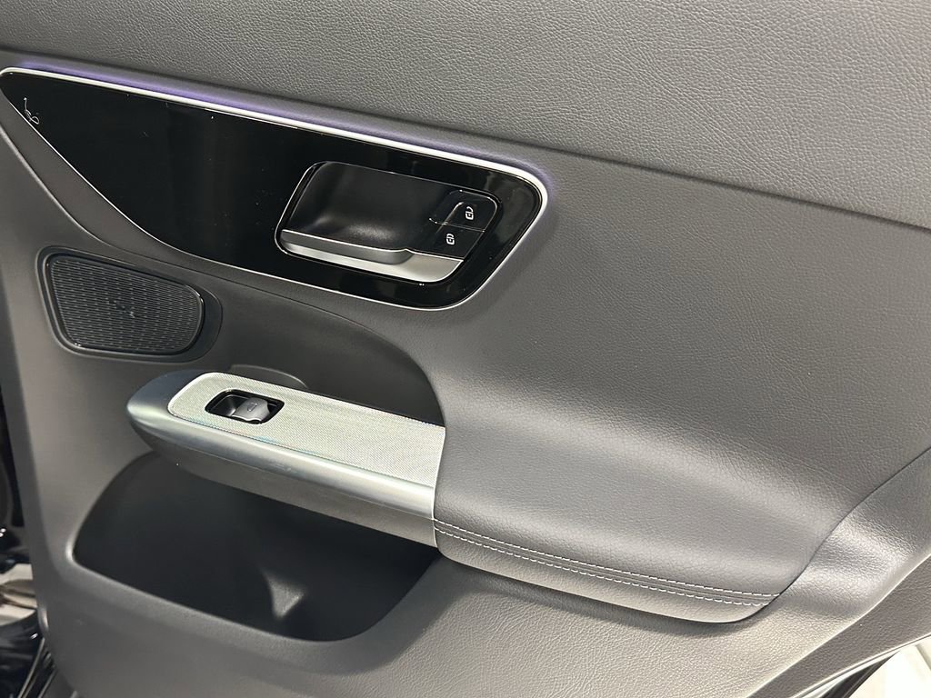 2026 Mercedes Benz GLC 300 photo 19