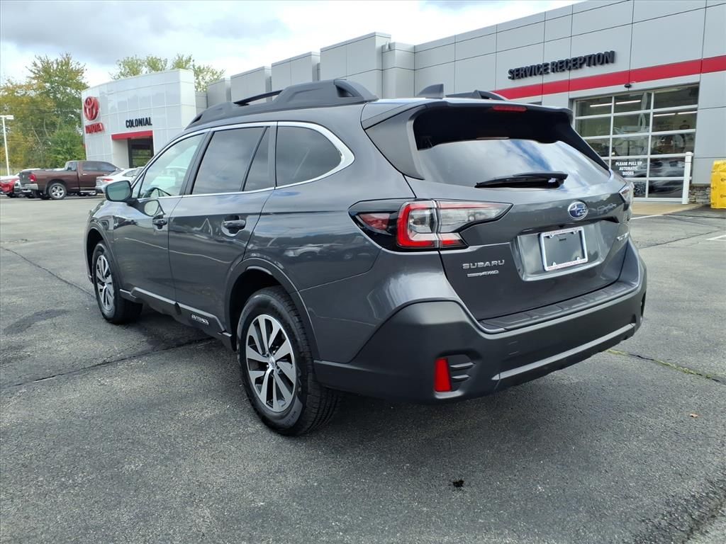 2022 Subaru Outback Premium photo 4