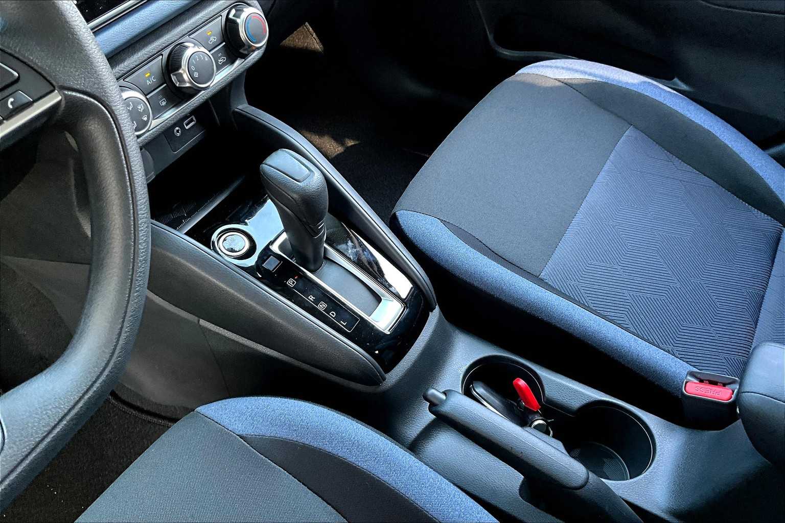 2025 Nissan Versa SV photo 7
