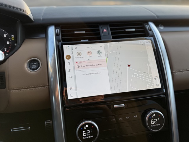 2025 Land Rover Discovery Metropolitan Edition photo 15