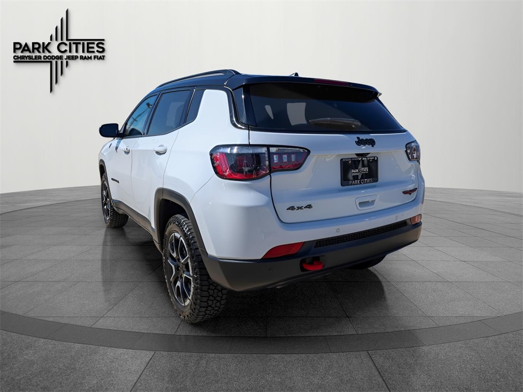 2024 Jeep Compass Trailhawk photo 4
