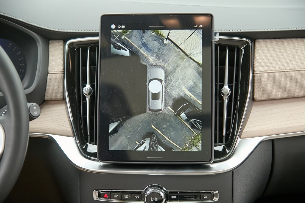 2026 VOLVO XC90 - Image 28