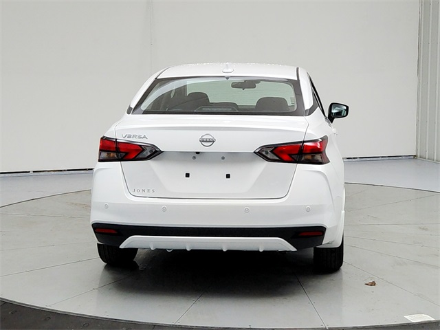 2025 Nissan Versa 1.6 SV photo 5