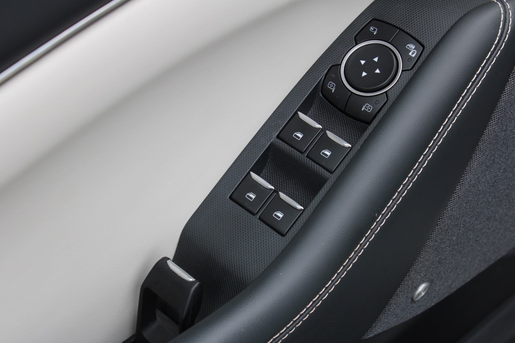 2021 Ford Mustang Mach-E Premium photo 10