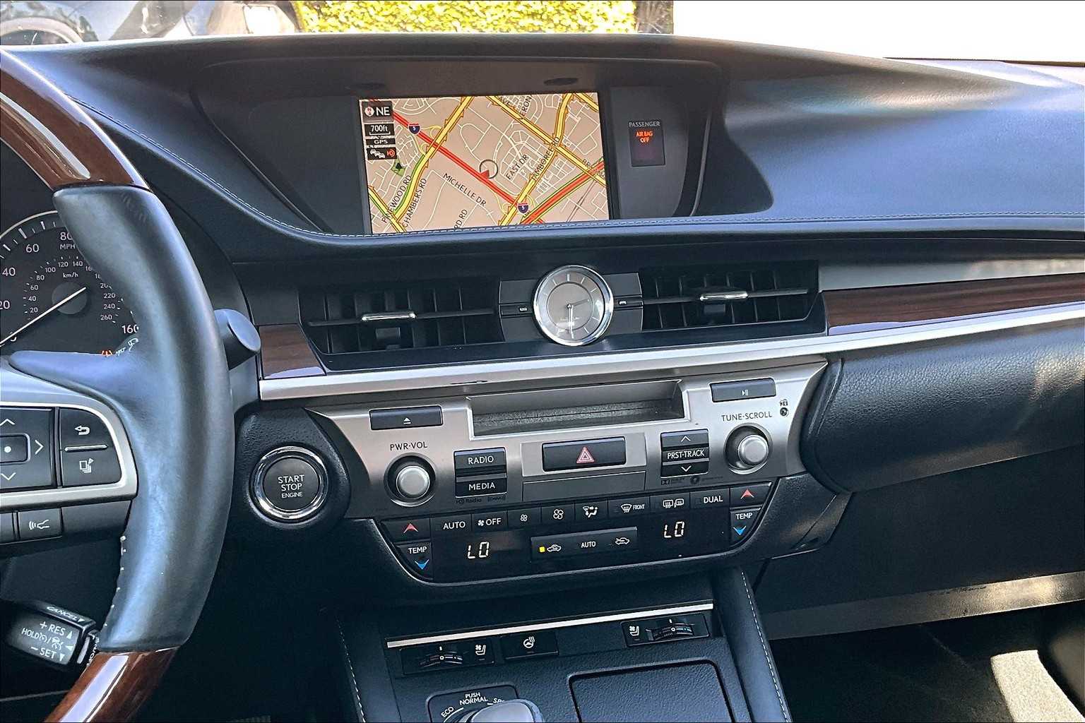 2017 Lexus ES 350 photo 6