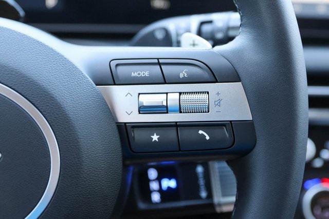 New 2025 White Hyundai SEL Convenience image 22