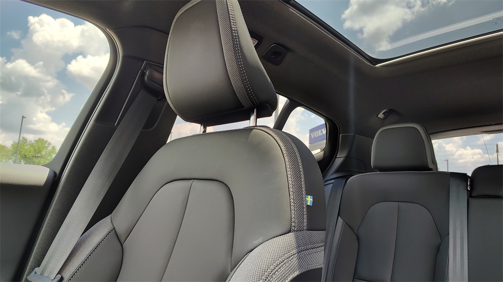 2023 Volvo XC40 Recharge Ultimate photo 22