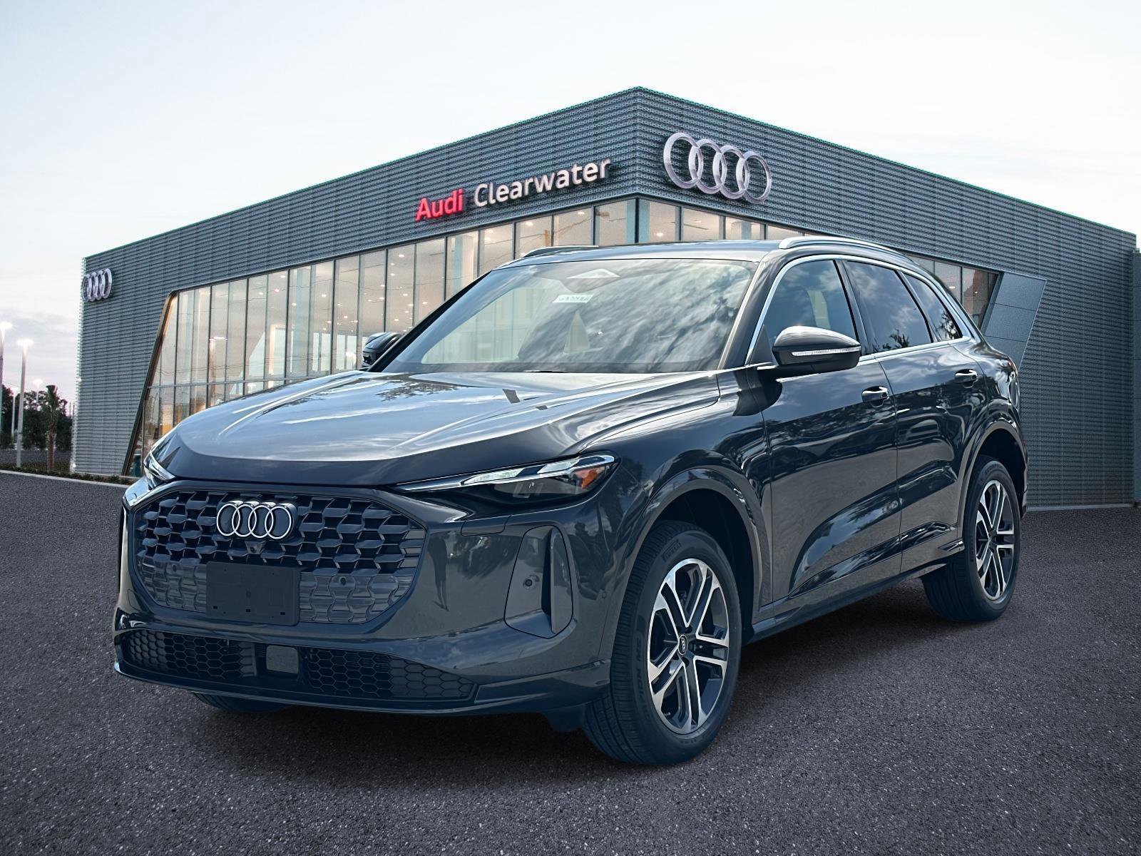 2025 Audi New Q5 Premium's photo