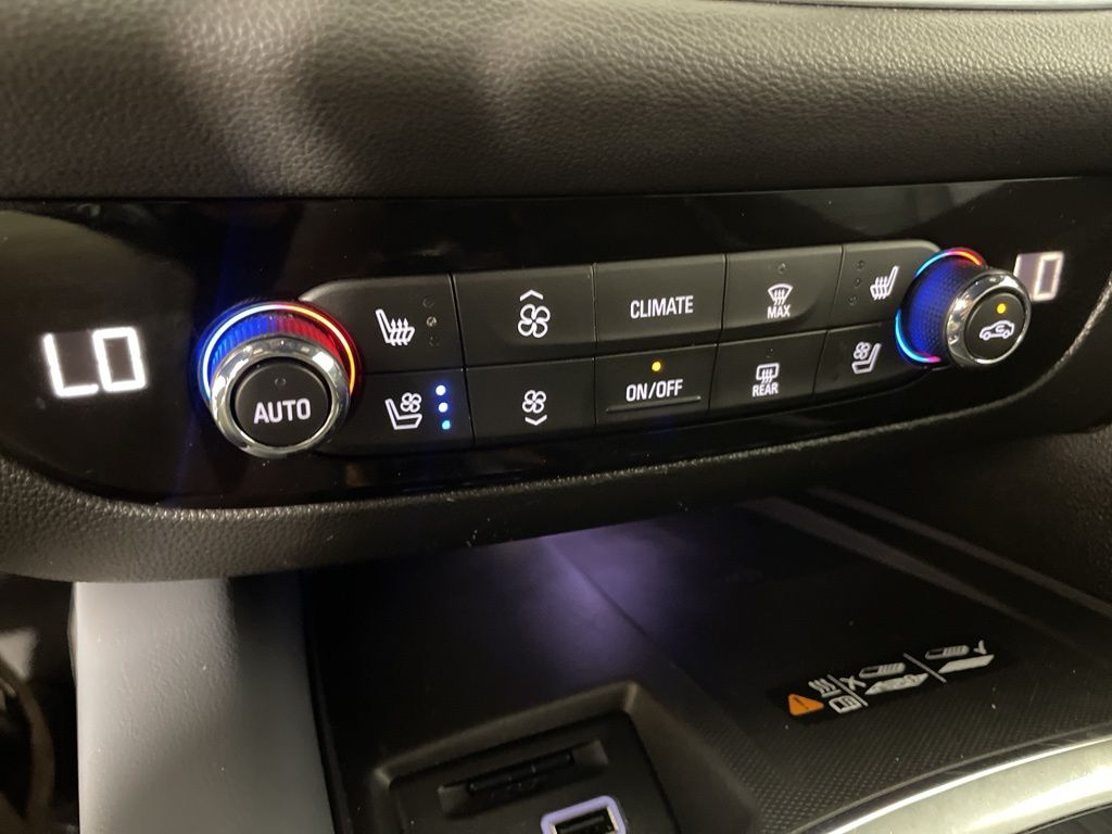 2024 Buick Enclave Premium photo 28