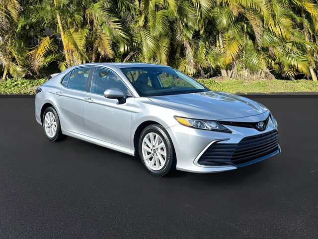 2023 Toyota Camry LE photo 2