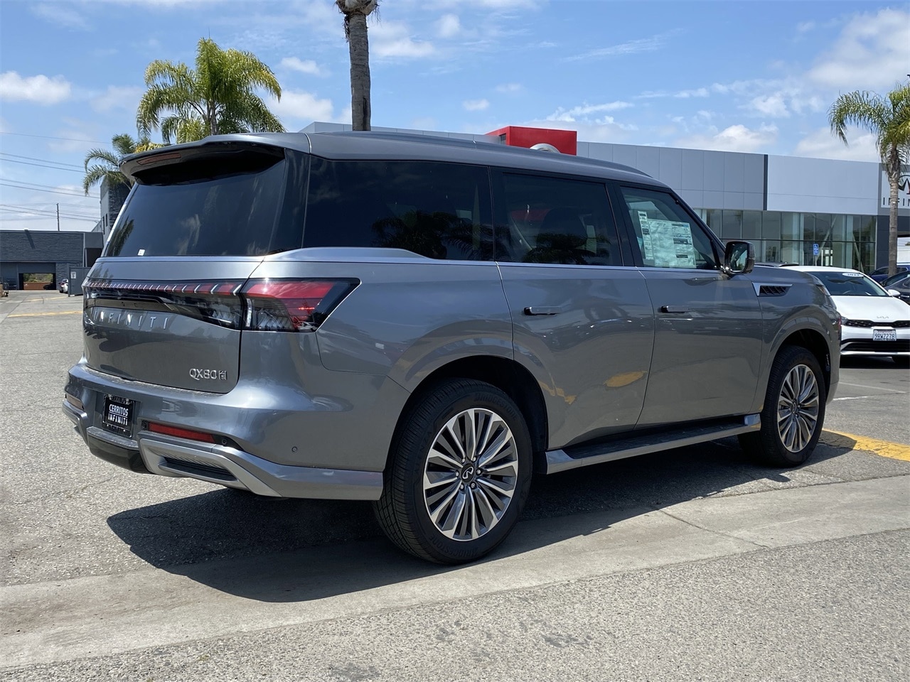 2025 Infiniti QX80 Sensory photo 6