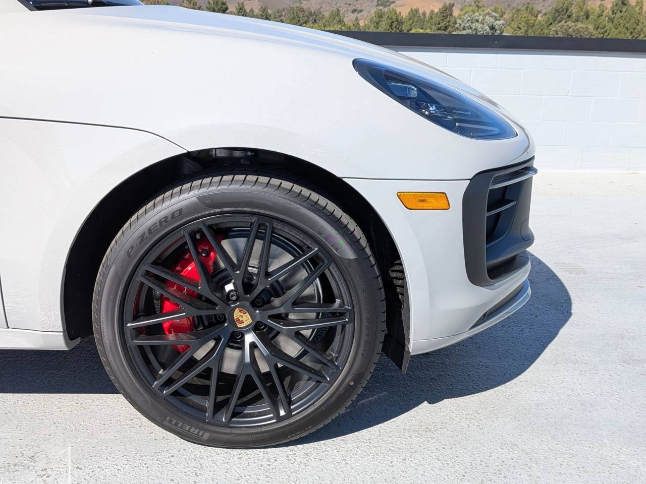 2025 Porsche Macan GTS photo 6