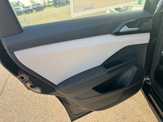 2025 Volkswagen Taos S photo 12