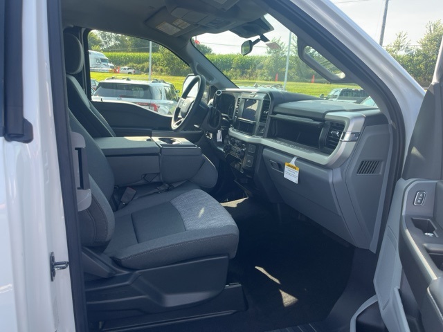 2025 Ford F-350 photo 17