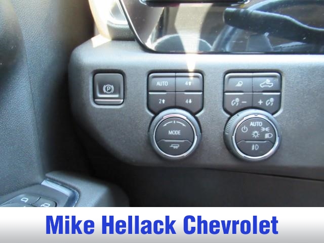 2023 Chevrolet Silverado 1500 LTZ photo 13