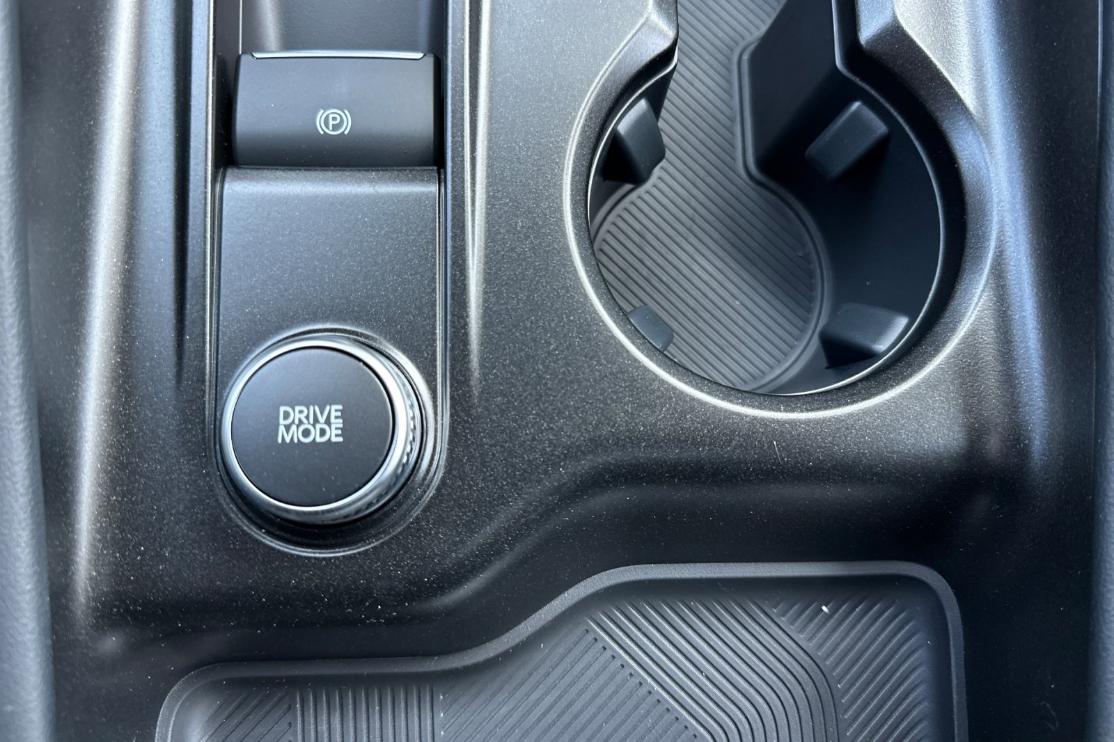 2025 Ford Explorer ST photo 22