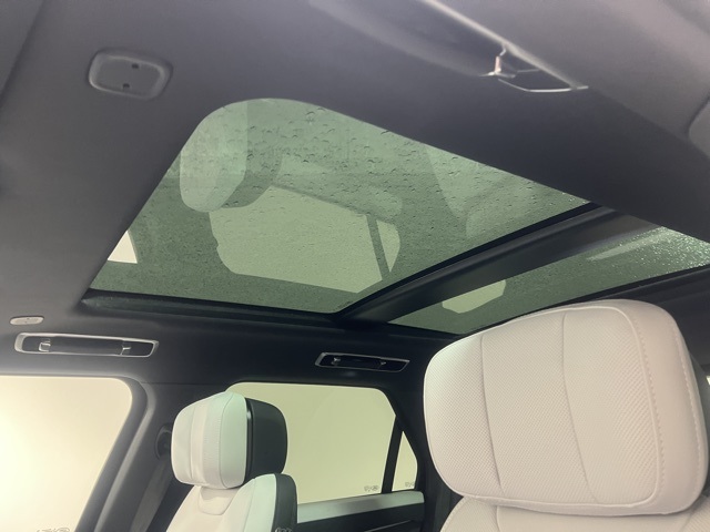 2025 Land Rover Range Rover Sport SE photo 17