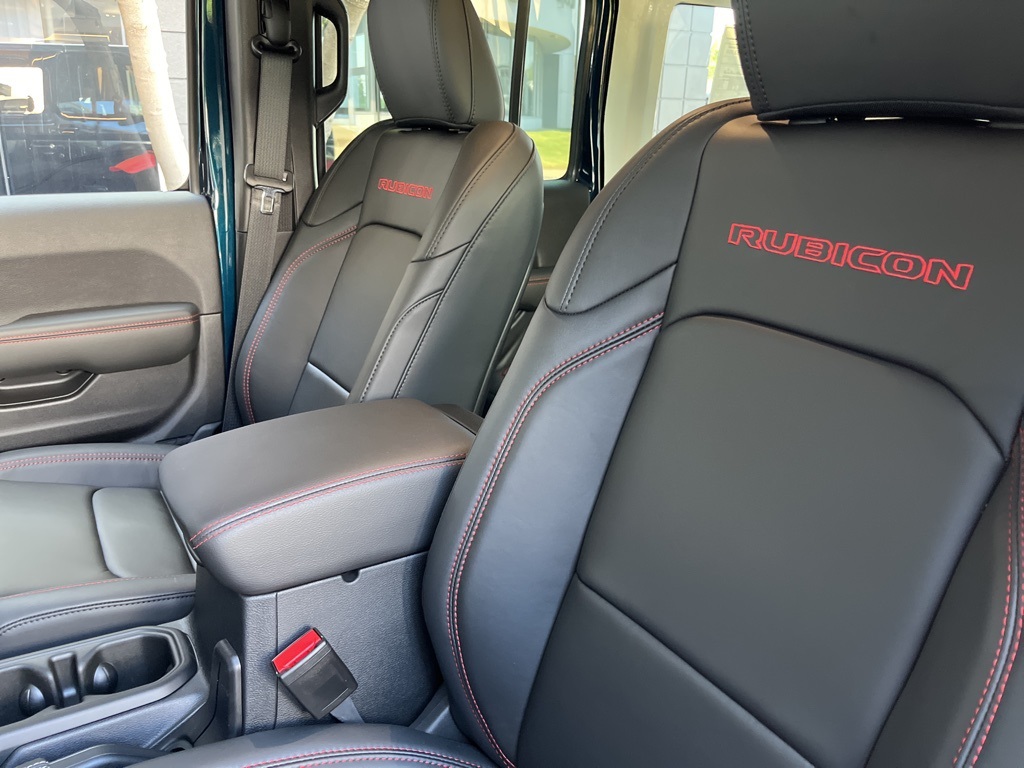 2025 Jeep Wrangler Rubicon photo 34