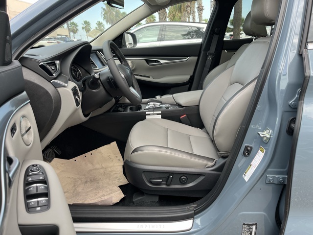 2025 Infiniti QX50 Luxe photo 11