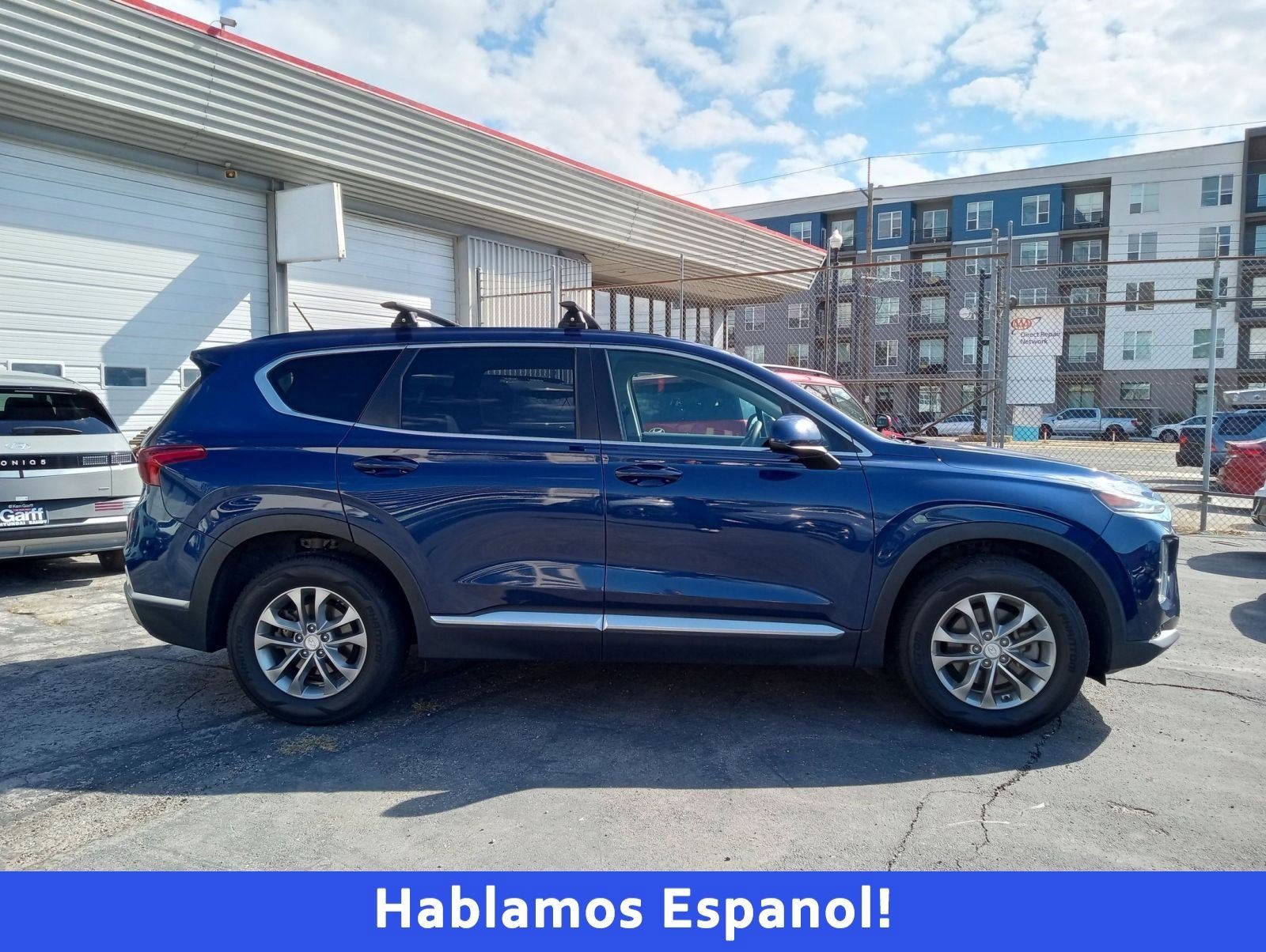 2019 Hyundai Santa Fe SE photo 2