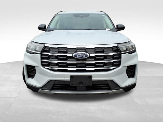 2025 Ford Explorer photo 9