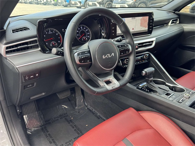 2024 Kia K5 GT-Line photo 2