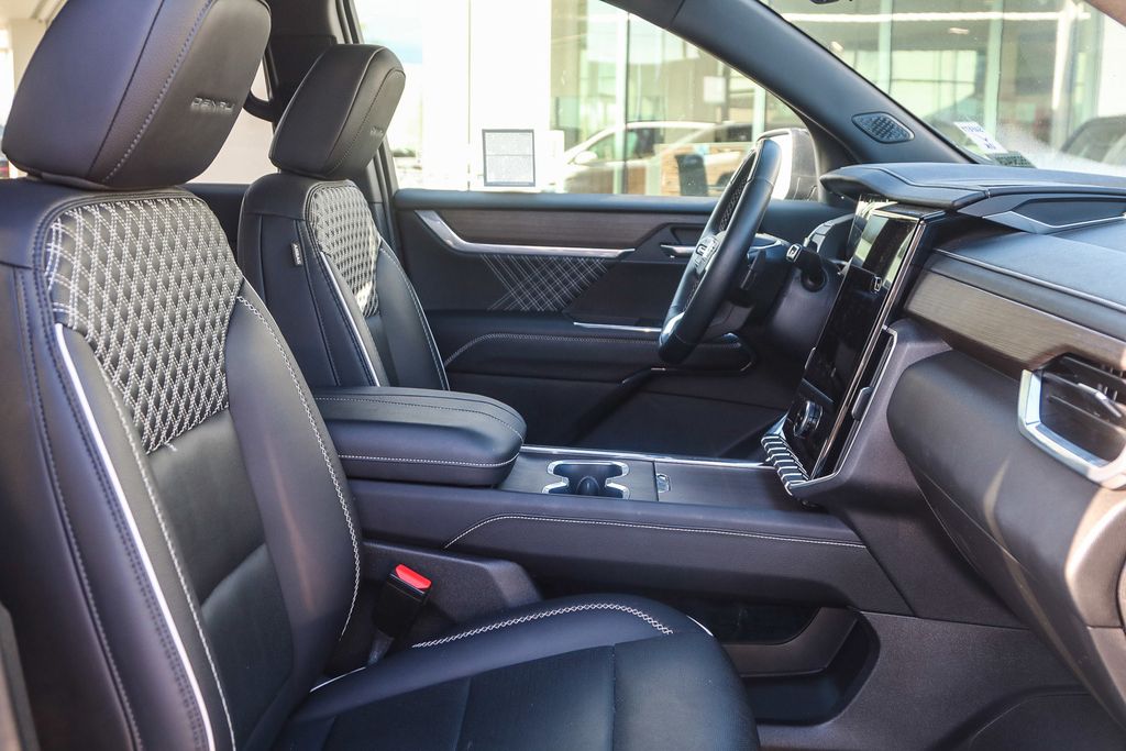 2024 Gmc Acadia Denali photo 12