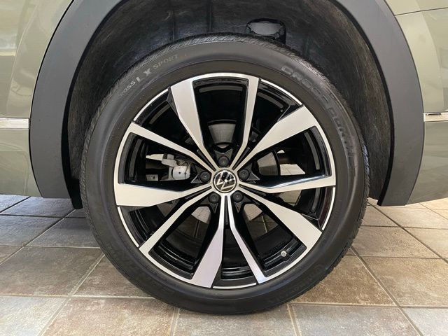 2025 Volkswagen Atlas SEL Premium R-Line photo 7