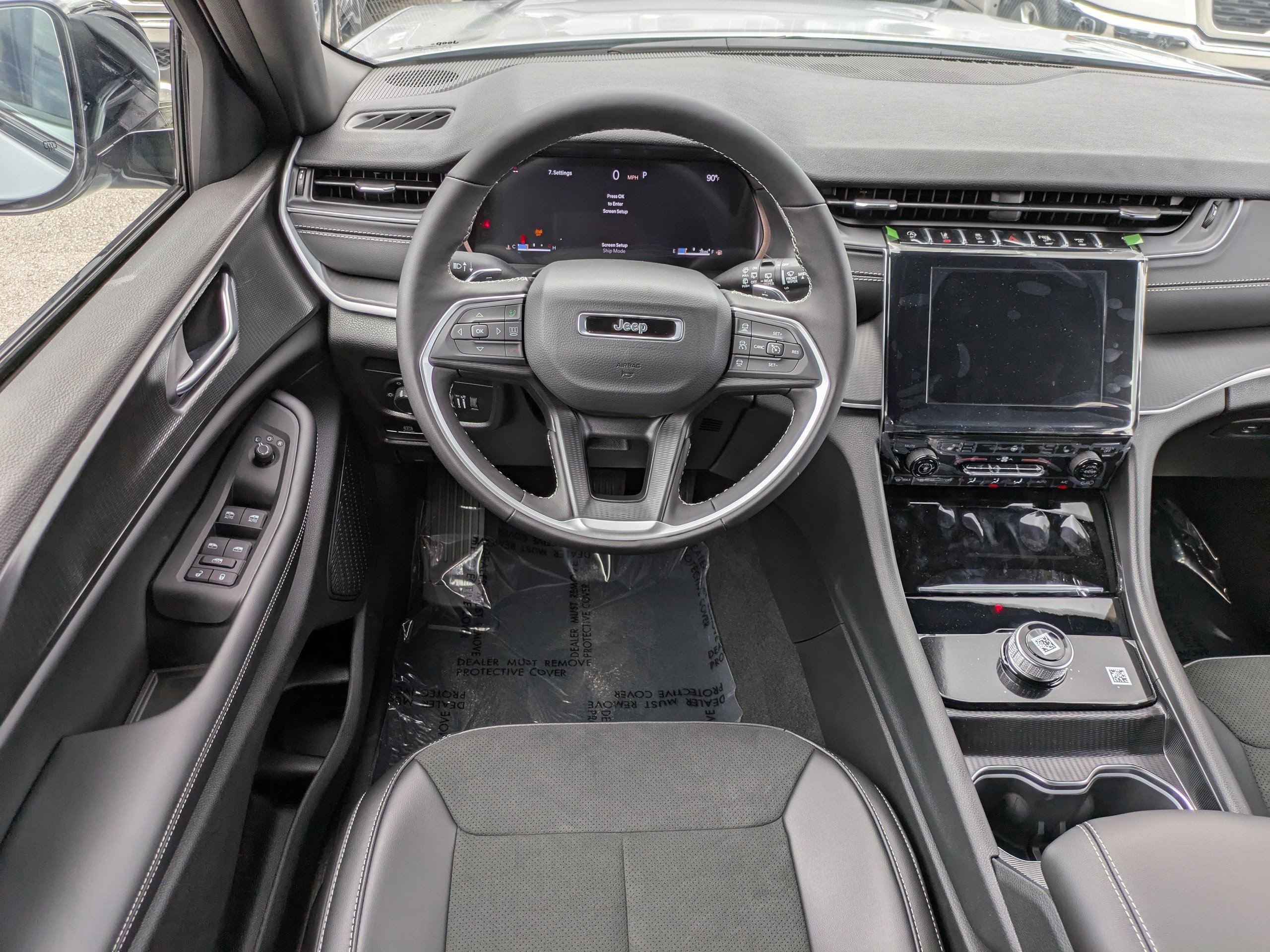 2025 Jeep Grand Cherokee Laredo Altitude photo 14