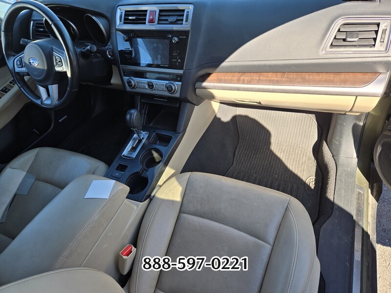 2016 Subaru Outback 3.6R Limited photo 2
