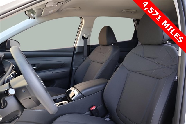 2025 Hyundai Tucson SE photo 3